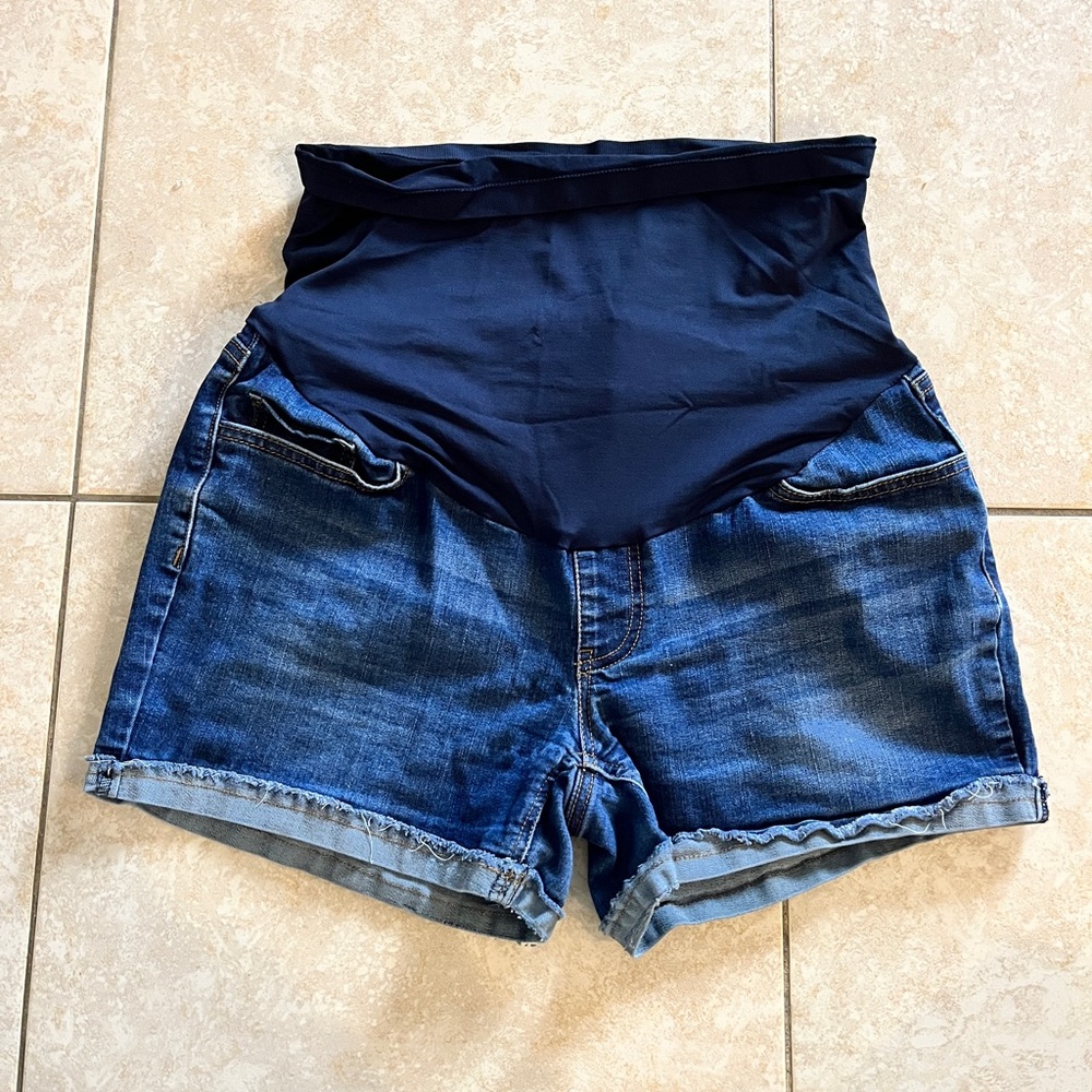 Time and Tru Maternity Shorts